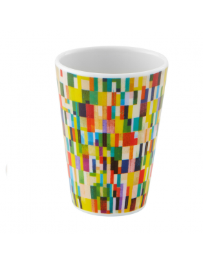 Arrière de la tasse avec des carrés de toutes les couleurs