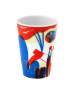 Tasse avec des motifs bleu, rouge et jaune