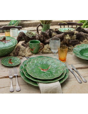 Mise en scène de la collection forest de Bordallo pinheiro