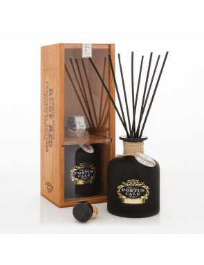 Diffuseur Ruby Red de la collection Portus Call aux raisins et baies rouge, dans un écrin noir